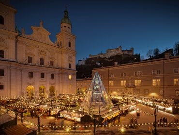 Tradiční Ježíškův trh v centru Salcburku na Rezidenčním náměstí začíná vždy ve čtvrtek před první adventní nedělí a jeho brány se zavírají 1. ledna