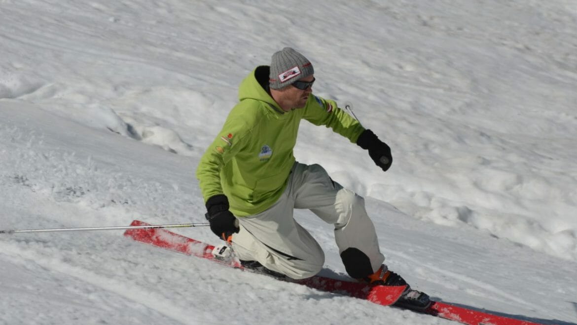 Telemark je styl lyžování, při němž je bota uchycena k lyži vpředu napevno, vzadu volně. Technika připomíná pohyb na běžkách, na lyžích se ale sjíždí kopce. 