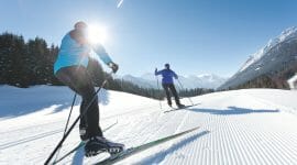 V Salcbursku můžete vyzkoušet skoky na lyžích, biatlon, severskou kombinaci nebo jezdit na běžkách na perfektně upravených tratích .