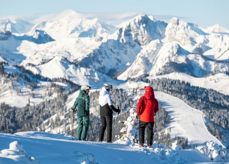 Okouzlující panorama zasněžených hor v Salcburském sportovním světě