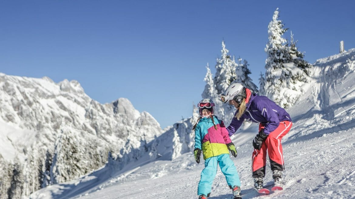 Hochkönig je dalším místem v Salcbursku, kde jsou lyžařské školy a profesionální instruktoři připraveni na rodiny s dětmi a jejich výuku