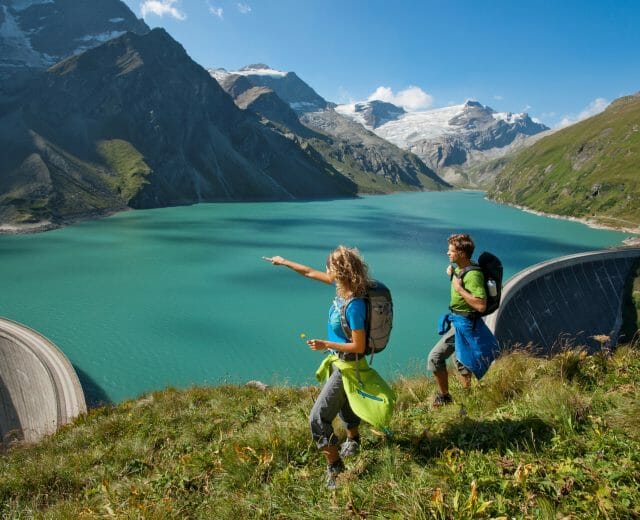 wasserkraft-stauseen-kaprun_c-verbund Vysokohorské přehrady v Kaprunu jsou ideálním tipem na výlet. Hory se zde odráží v průzračné vodní hladině