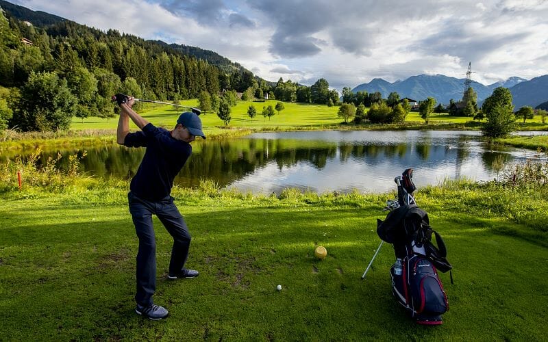 V St. Johann v Salcbursku jsou dvě krásná devítijamková golfová hřiště s výhledem na pohoří Tennengebirge