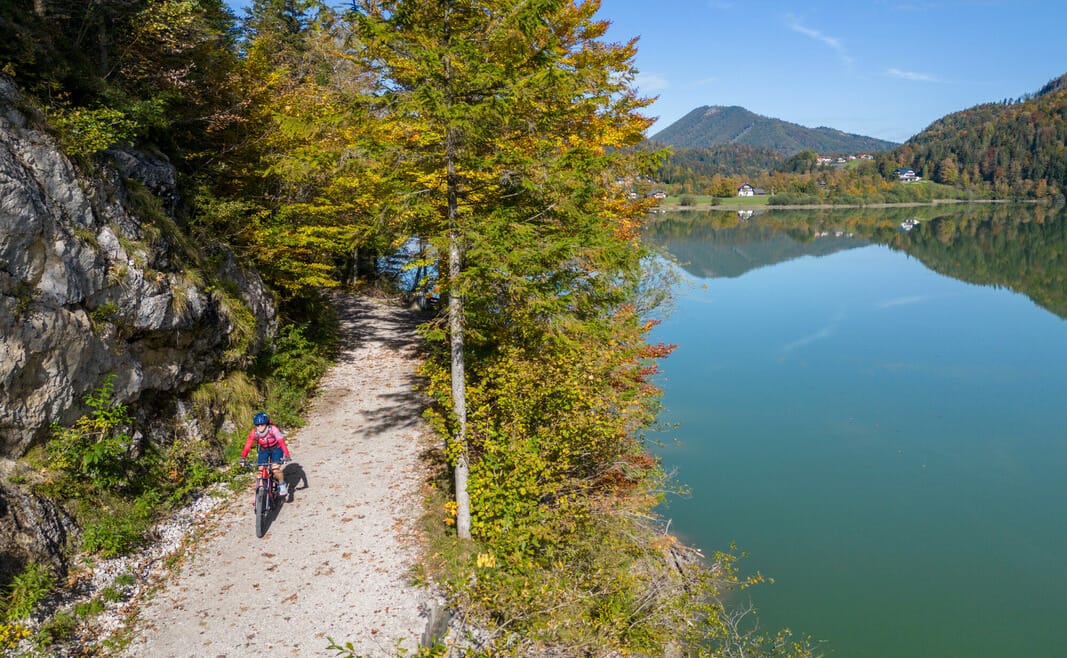 Salzkammergut je ideálním místem pro dovolenou na kolech. Trasy vedou kolem idylických jezer a hor