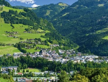 Město St. Johann s katedrálou