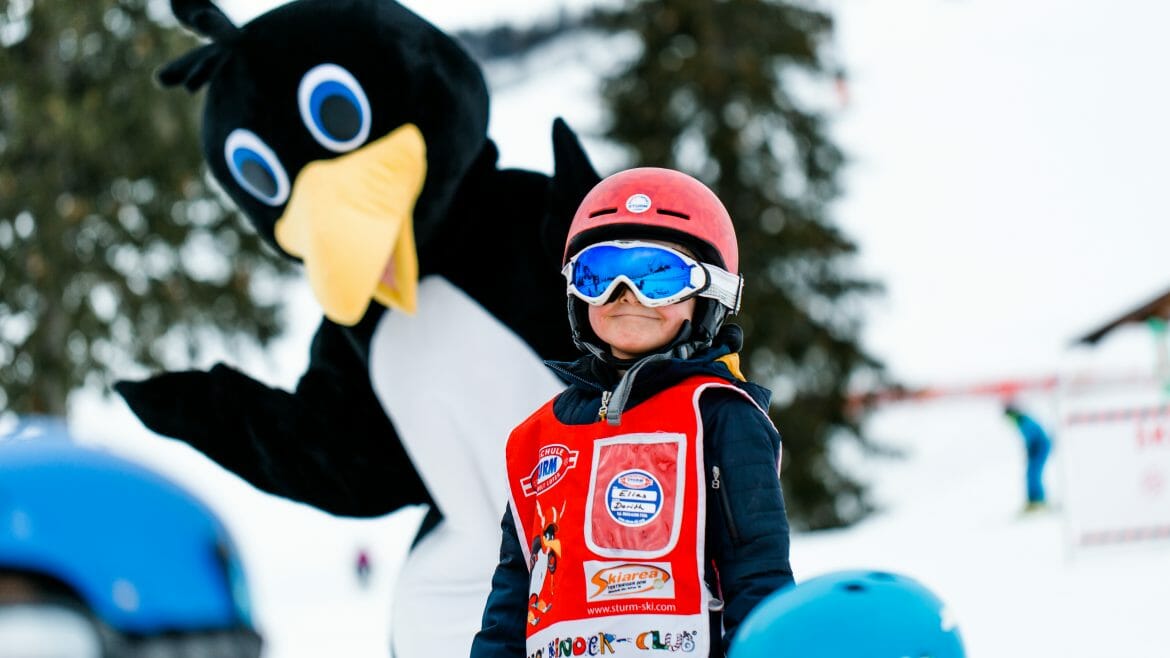 Děti se ve Wildkogel-Areně naučí rychle a dobře lyžovat. O zpestření kurzů se postarají veselí maskoti v podobě roztomilých zvířat jako je tučňák
