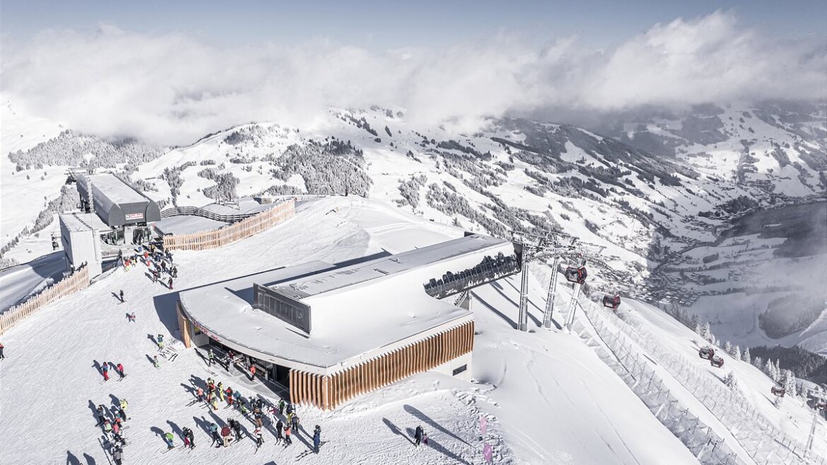 Horní stanice Zwoelferkogelbahn v Hinterglemmu