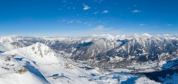 Zimní panorama ze Schlossalm v Gasteinu