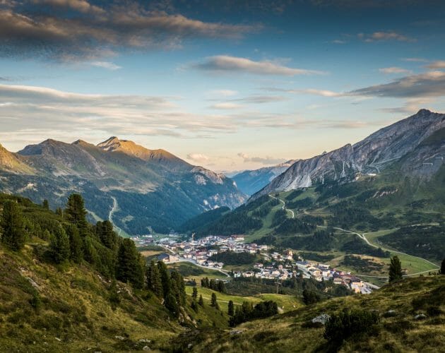 Letní příroda a pohled na Obertauern z hor