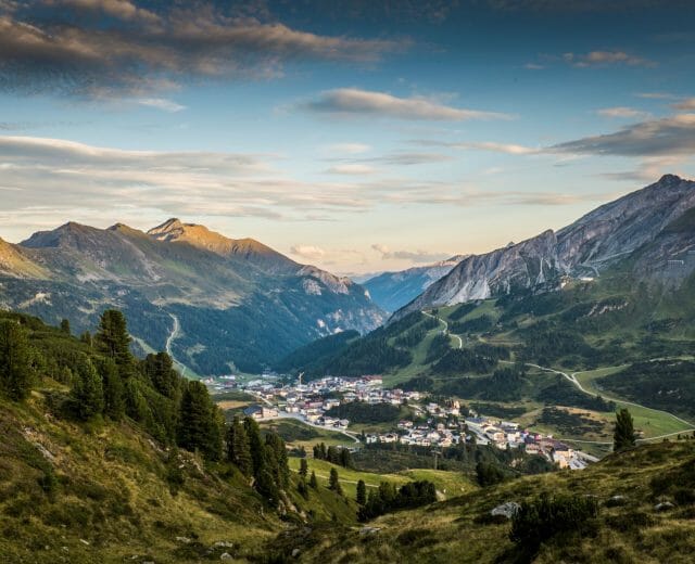 Letní příroda a pohled na Obertauern z hor