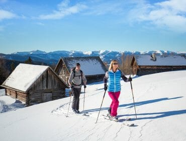 Skitouring v Salcburském Lungau, to je také stoupání do kopců zasněženou přírodou a poté sjezd do údolí