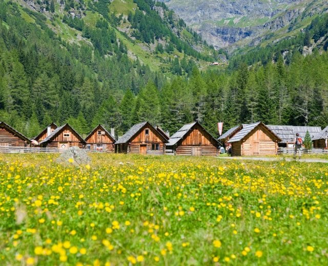 Das Huettendorf im Göriachtal im Salzburger Lungau Das Huettendorf im Göriachtal im Salzburger Lungau