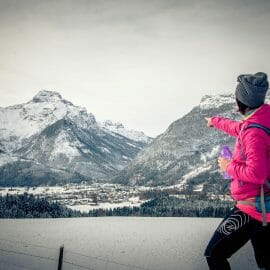 Zimní pohled na Lofer Steinberge od hostince Knappenstadl v Loferu