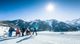 Sáňkování, výlety na běžkách, na sněžnicích nebo pěšky. To vše je možné zažít v zimním Obertauern