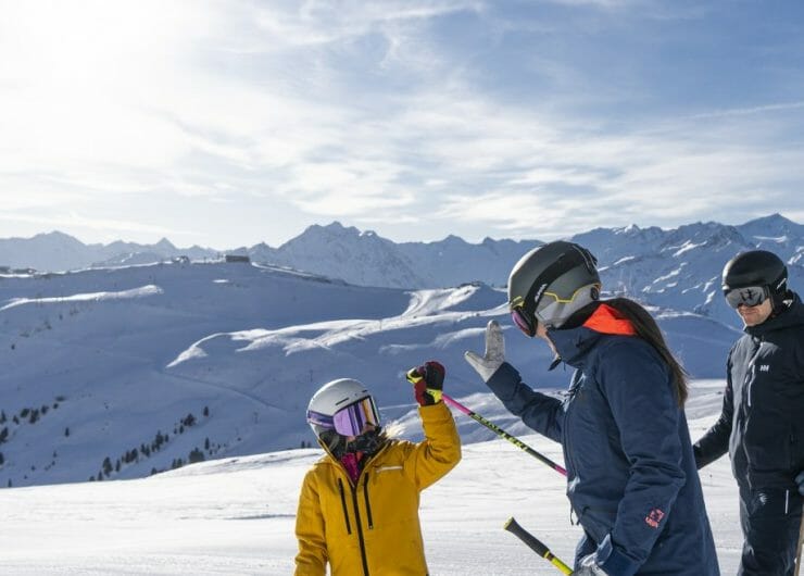 Lyžařské středisko ideální pro rodiny s dětmi a začínající lyžaře. Široké, přehledné sjezdovky, většina z nich nízké až střední obtížnosti.