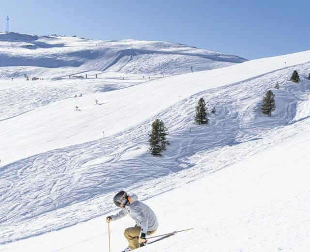 Ve Wildkogel Areně převažují modré a červené sjezdovky, na dovolené se také můžete těšit na útulné ubytování a příjemnou rodinnou atmosféru