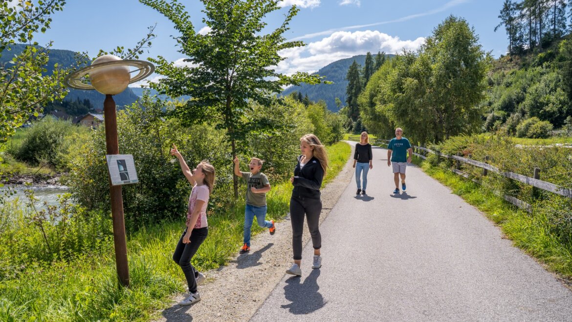 Na tematické turistické stezce se děti na každém kroku zabaví a dozví se něco nového