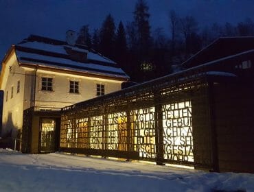 Venkovní pohled na muzeum písně Tichá noc ve Wagrainu, kde žil autor této koledy Joseph Mohr