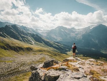 Vyhlídková stezka Vysoké Taury vede od Krimmelských vodopádů do údolí alpských pastvin a otevírá úchvatné výhledy na nejvyšší hory Rakouska.
