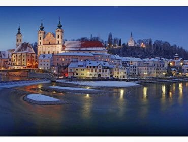 Steyr, česky Štýr, je rakouské město ve spolkové zemi Horní Rakousy