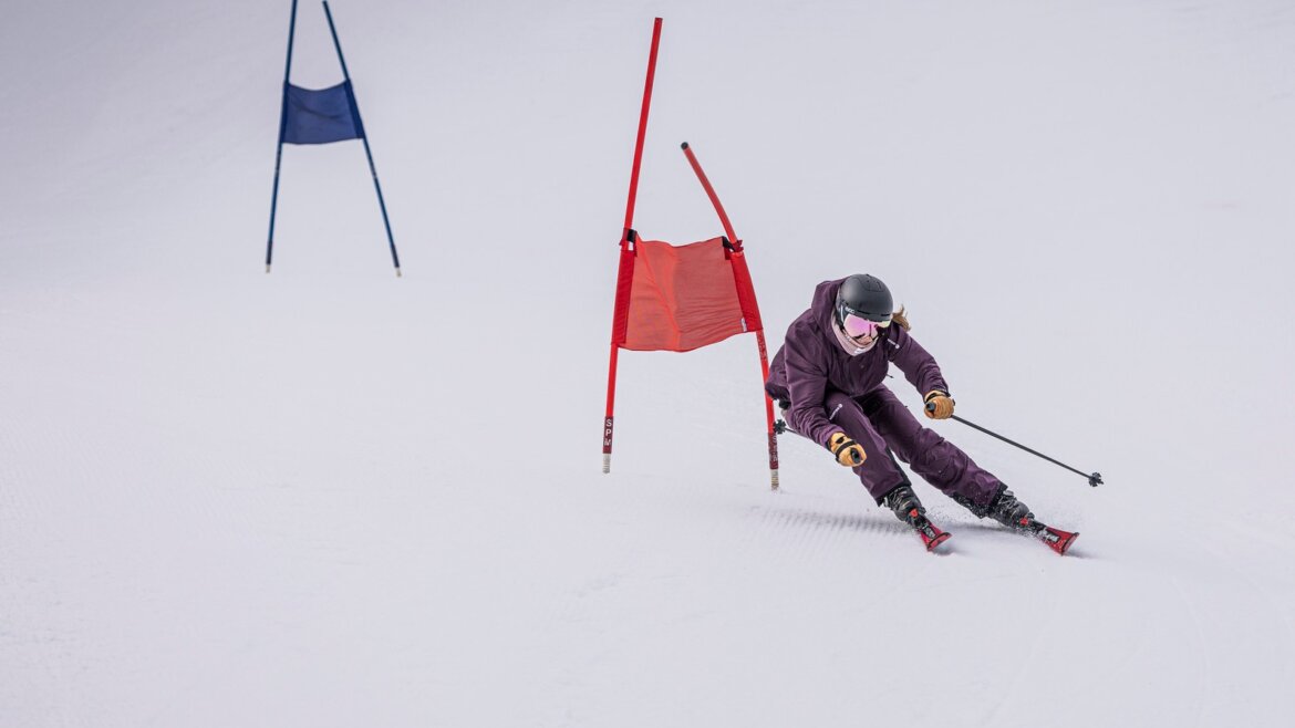 Lyžař na závodní trase Marcela Hirschera