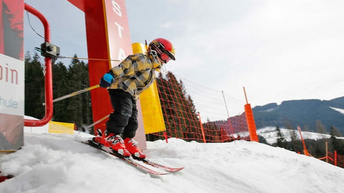 Své dovednosti v obřím slalomu si můžete vyzkoušet na stálé závodní dráze Marcela Hirschera v Annabergu