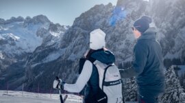 Na sněžnicích v Dachstein West s výhledem na hory