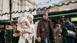Známý adventní trh Christkindlmarkt v Salcburku