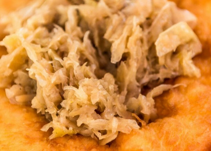 Selské koblihy z kynutého těsta jsou tradičním jídlem v Salcbursku. Servírují se jak nasladko, tak i naslano, například s kysaným zelím
