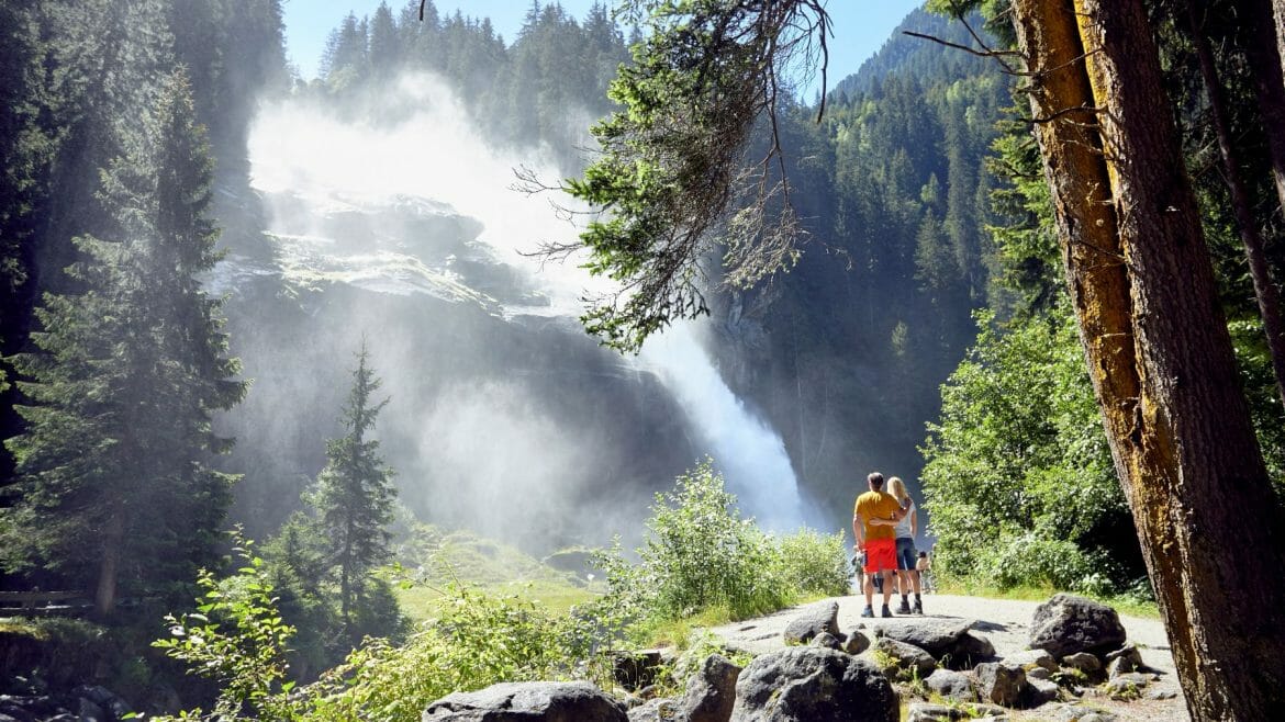 Krimmelské vodopády v Národním parku Vysoké Taury se svou celkovou výškou 385 m patří k nejkrásnějším vodopádům v Evropě.
