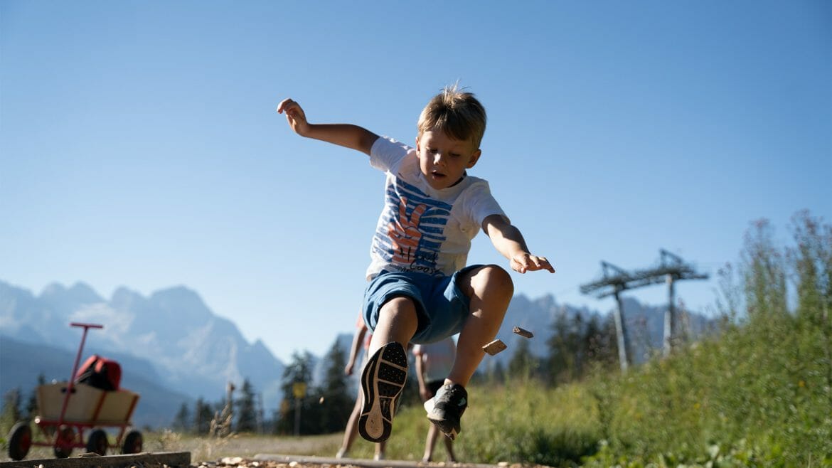 V horách v Russbachu najdou děti spoustu zábavy v Brunově zážitkovém světě se spoustou atrakcí k dovádění