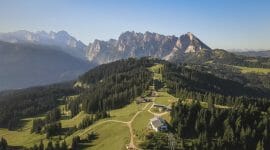 Turistická oblast Dachstein West nabízí spoustu krásných tras