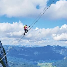 Oblíbená ferrata s 40metrovým nebeským žebříkem na Donnerkogelu