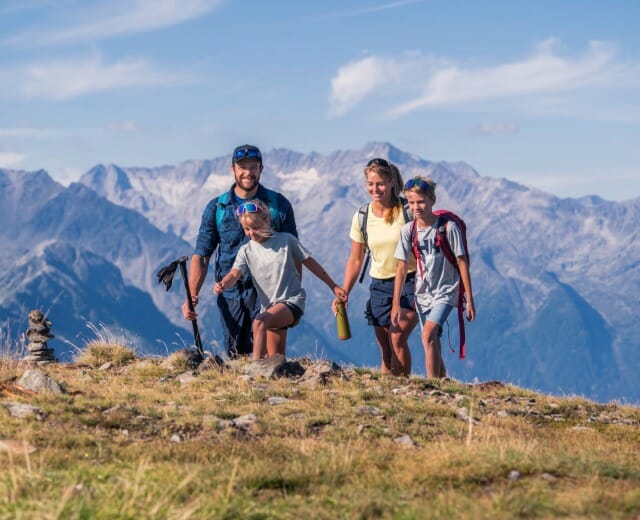Příroda v horách okolo Wildkogel-Areny Neukirchen a Bramberg láká k turistice celou rodinu