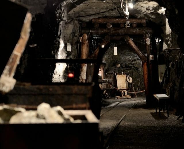schaustollen Doklady o 4000 let staré historii hornictví a těžbě mědi v Mühlbachu v regionu Hochkönig