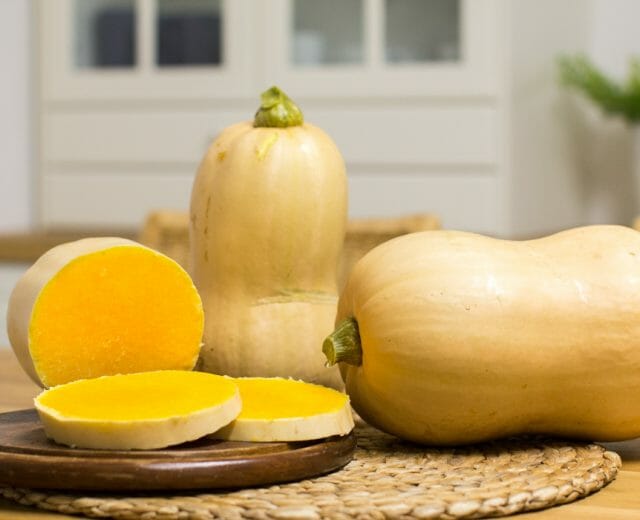 Rezepte-mit-Kurbis Rozkrájená i celá dýně. Dýňové recepty jsou oblíbené i v Salcbursku.