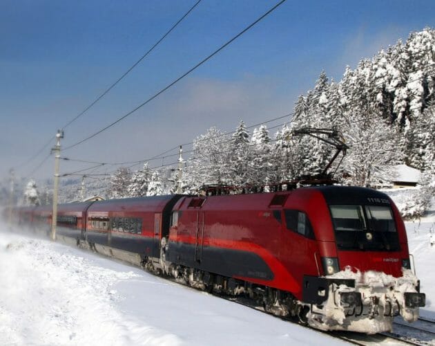 Regiony v Salcburku prosazují ekologicky šetrné cestování na zimní dovolenou a společně s rakouským národním dopravcem ÖBB vytvářejí nové možnosti