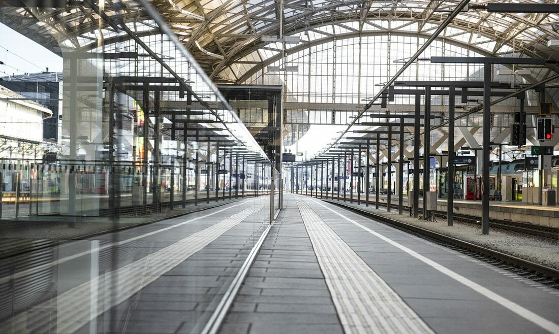 Již nyní jezdí několikrát denně vlaky Regiojet z Prahy a Brna do Salcburku s přestupem ve Vídni. 