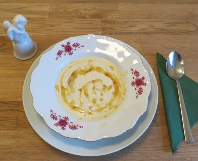 V Salcbursku se připravuje postní jídlo Bachlkoch z mléka a másla. Sladí se medem nebo karamelem.