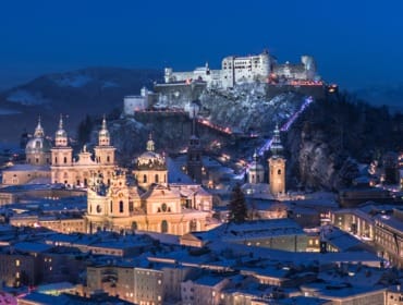 Lanovka na pevnost Hohensalzburg, výtah na Mnišskou horu, plavba po jezeře Wolfgangsee, zubačka na Schaffberg nebo muzeum o vodě v Salcburku. To vše můžete zažít s jedním tiketem v zimě.