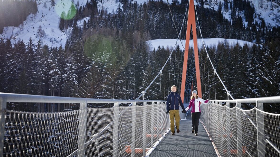 Baumzipfelweg, trasa se vzrušující vyhlídkou vysoko nad údolím Glemmtal