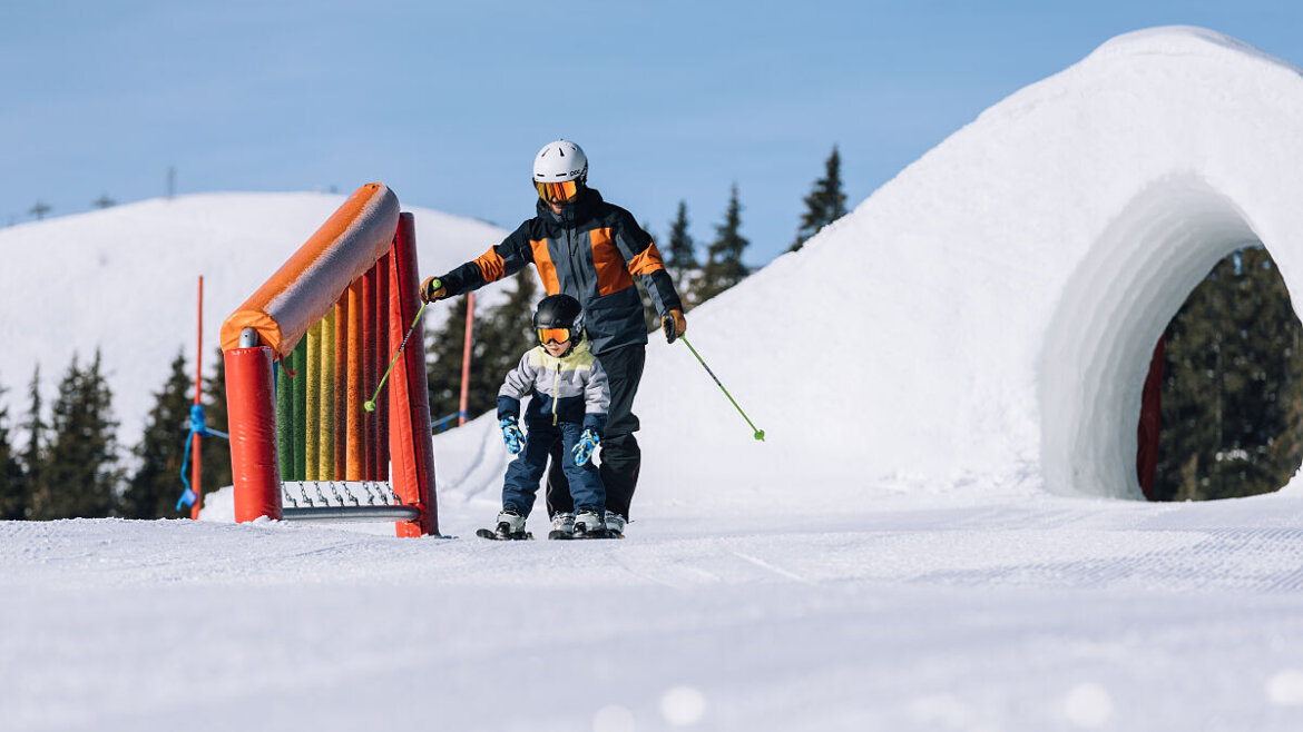 Snow Trail Bernkogel s velkým xylofonem, na který si děti za jízdy mohou "zahrát" v Saalbachu