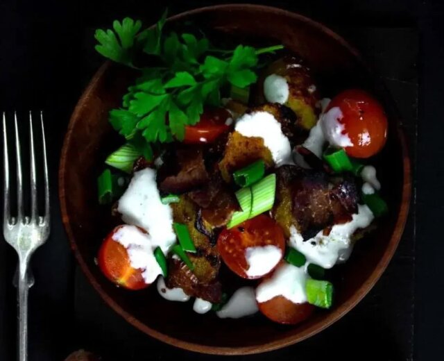 Salzburger-Grill-Kartoffelsalat_SAM Salcburský salát s grilovanými bramborami, zeleninou a dresingem