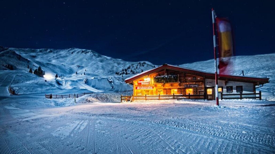 Lyžařská chata Stubneralm se nachází přímo u snowparku v Gasteinu 