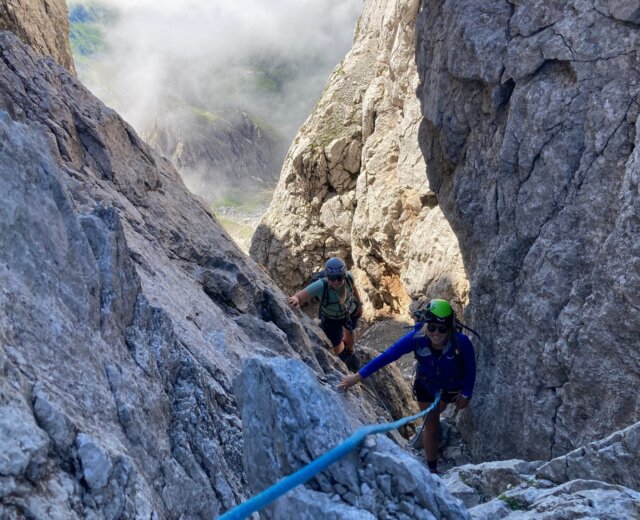 Durch die Südschlucht auf die Bischofsmütze_(c)Verena Helminger_Filzmoos Tourismus_www.filzmoos.at Přes jižní roklinu na Bischofsmütze