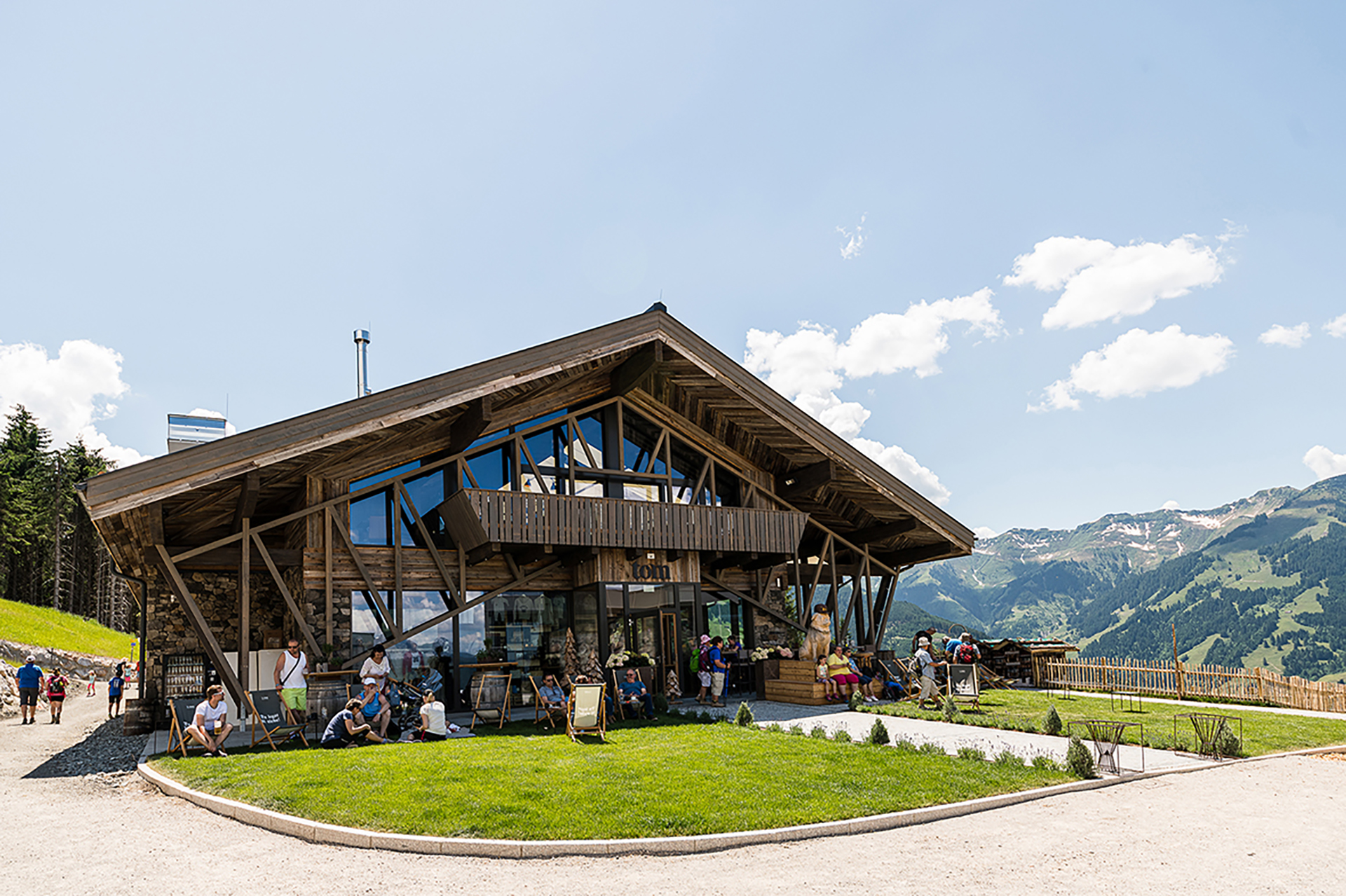 TOM Almhütte: Kasnockn und Champagner - SalzburgerLand Magazin