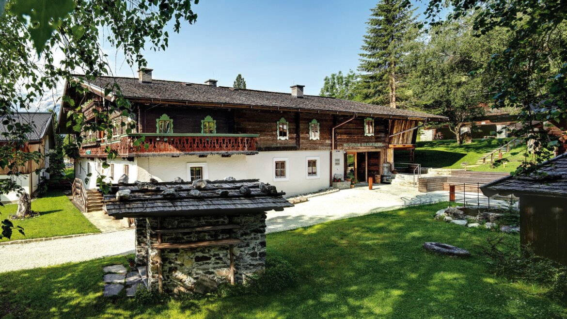 Museum Bramberg (c) huber Museum Bramberg , unten weißer Putz oben Holzbauweise (vergrößerte Ansicht)