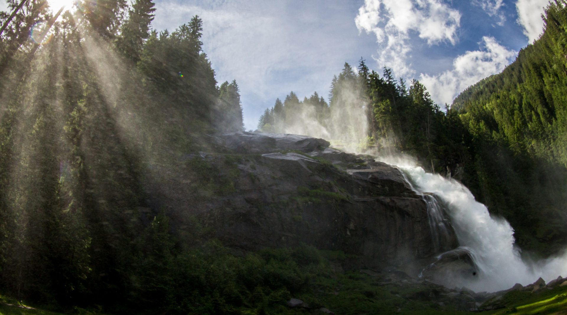 Krimmler Wasserfälle im Sonnenlicht