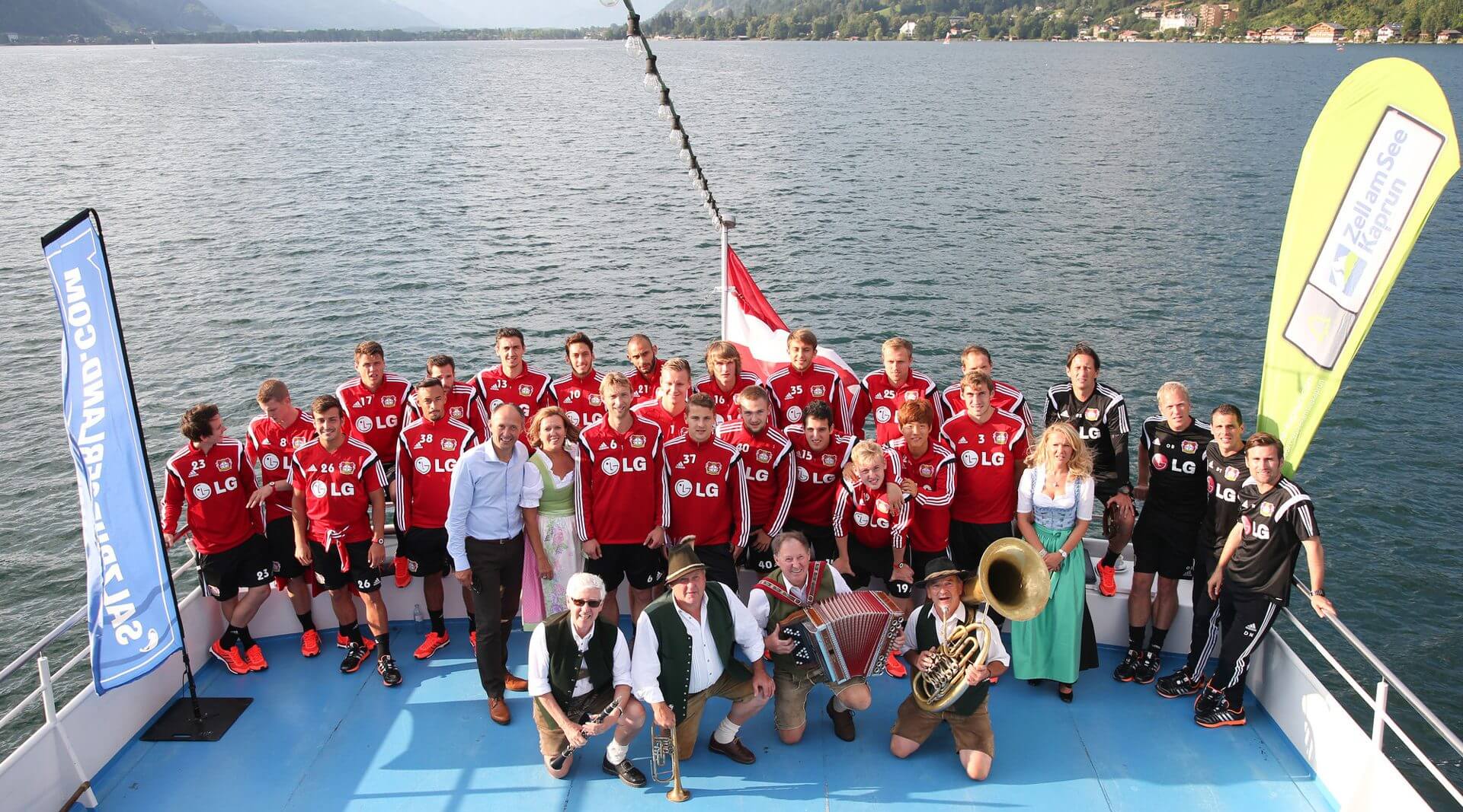Fußballmannschaft Bayer 04 Leverkusen am Schiff am Zellersee