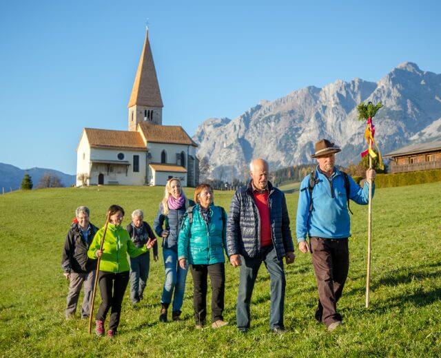 St.-Rupert-Pilgerweg Pilger unterwegs am St. Rupert Pilgerweg bei Bischofshofen